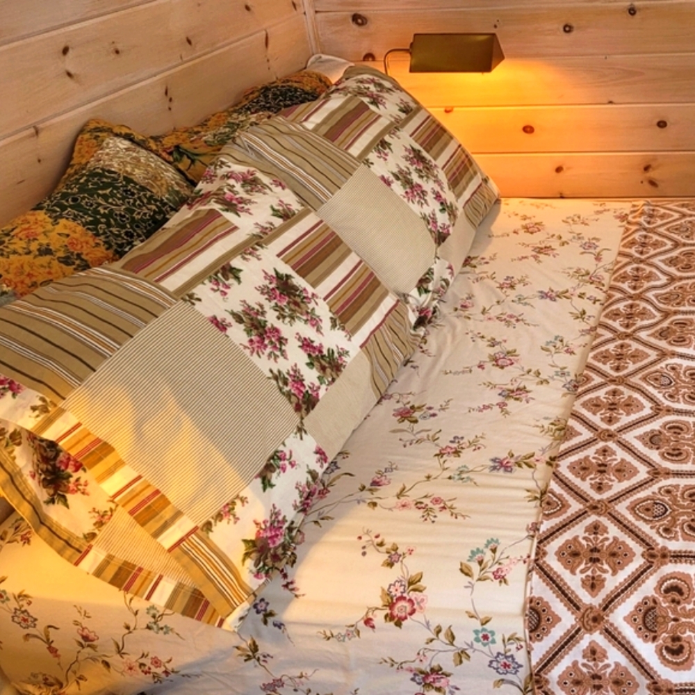 SOLD - VINTAGE Queen Sz 7pc Bedding Set - Picture 9 of 15